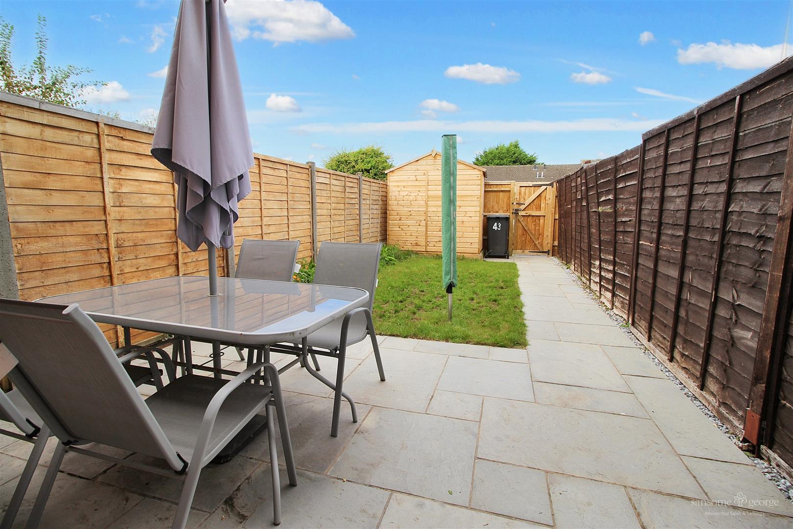 Sharnwood Drive, Calcot, Reading
